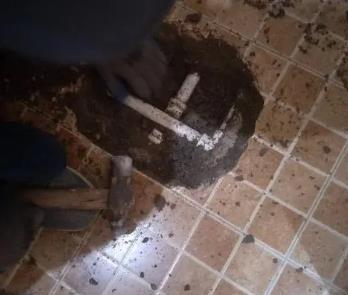 容县卫生间漏水维修公司为您分享下卫生间渗水如何处理及注意事项