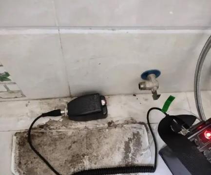 容县屋顶漏水维修公司分享下卫生间漏水的危害及解决方法